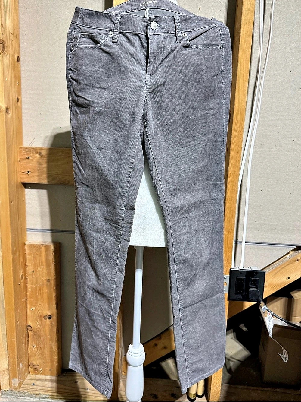 Ann Taylor LOFT Modern Straight Gray Straight Leg Pants Size 2